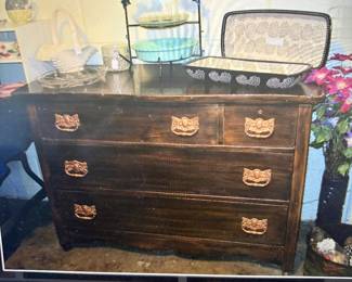 LATE 1800’s/EARLY 1900’s   4 DRAWER DRESSER w/KNAPP JOINT CONSTRUCTION