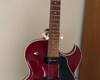 1992 GIBSON ES-135 with Bigsby tail piece in Cherry finish