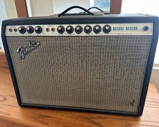 FENDER Deluxe Reverb Amplifier 1972 model