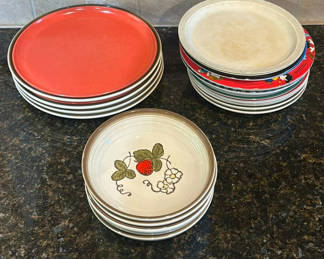 Lot 36: Metlox Soft Trail Manor Plates and Bowls Set