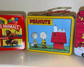 Lot 112: Barnum's Animals Cracker Tins and Peanuts Metal Lunchboxes