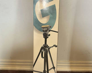 Lot 23: Gepe Pro Tripod G-2017