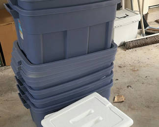 Lot 221: Rubbermaid Roughneck Storage Boxes and H-E-B Foam Cooler