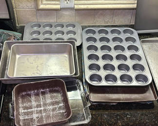 Lot 34: Assorted Metal Bakeware Pans and Muffin Tins