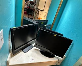 Monitors & Tvs