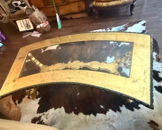 Wonderful coffee table. Large.