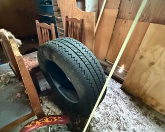 Highland Rd Park Blue Moon Estate Sale w/ Furniture, Antiques & Appliances