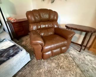 Highland Rd Park Blue Moon Estate Sale w/ Furniture, Antiques & Appliances