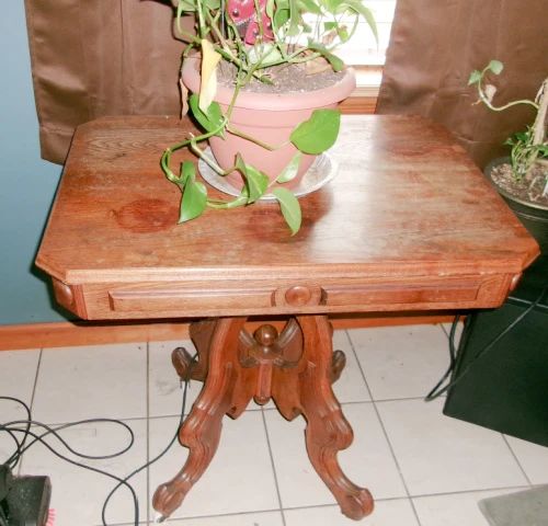 PARLOR TABLE