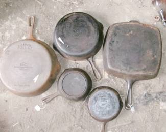 CAST IRON FRY PANS