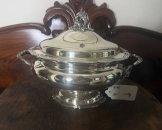Item 68 800 silver 1517g $2,518.00 Lidded two handled covered compote