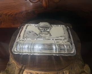 Item 2 800 Silver 935 g $1,552 11' covered serving dish