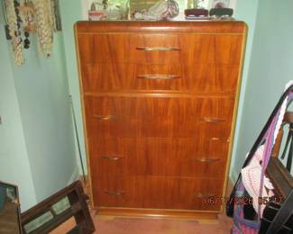 Vintage chest of drawers (matches dresser)