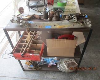 Dirt Devil, bad minton set without net and some primitives, oil cans
