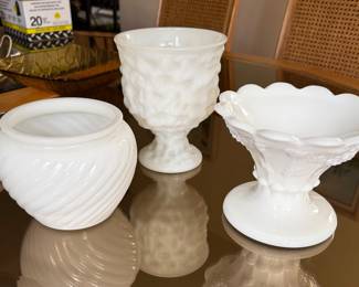 Milk glass 