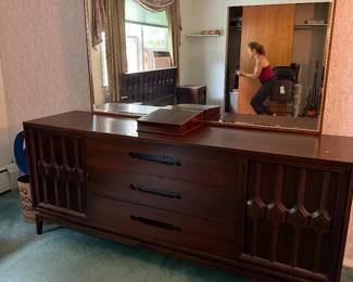 Mid-Century Modern Dresser 