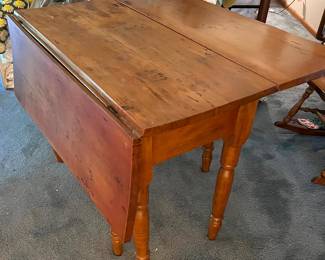Beautiful drop leaf table
