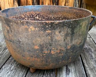Cast iron cauldron