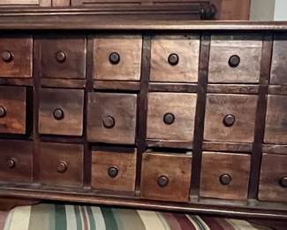Small 18 drawer chest