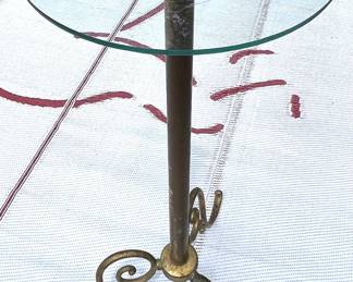 Mid- 20th century drink table: Round New Gueridon style Italian design, brass with glass top