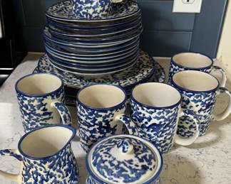 Royal Majestic Stoneware table settings