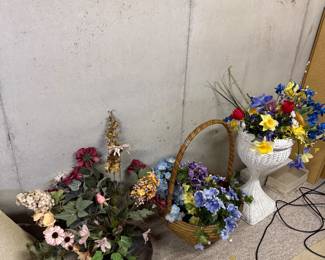 Fake floral arrangements 