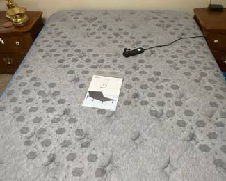 Clean Mattress w/ adjustable base