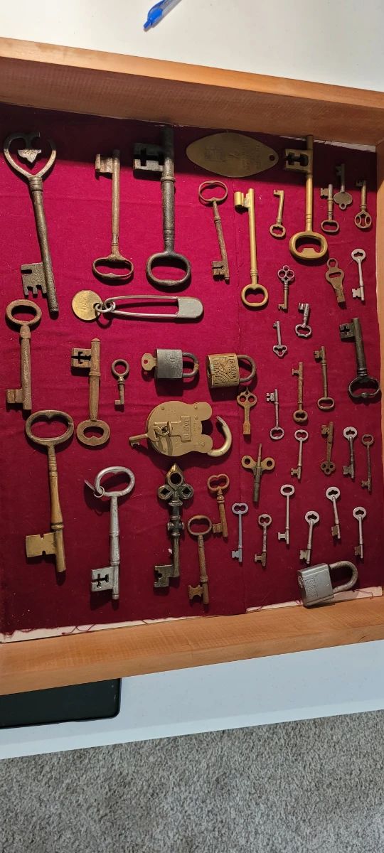 Antique skeleton keys