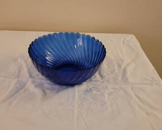 Mid-century modern art glass bowl