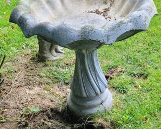 Cement bird bath