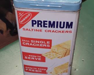 Antique Nabisco cracker tin