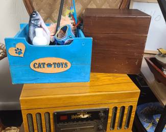 4 in 1 Media, Cat Toys