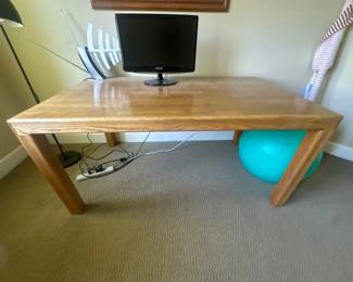 Table & monitor
