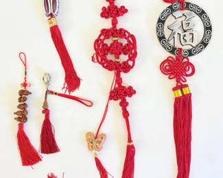 164 DecorativeChineseHandingKnots