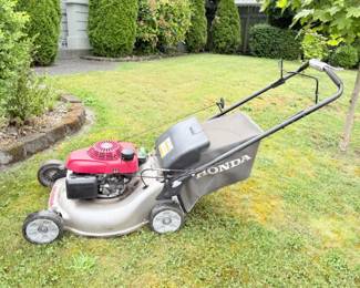 27 HondaSelfPropelledLawnMower