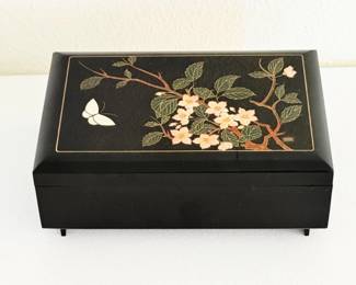 66 VintageJapaneseJewelryMusicBox