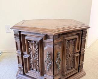 118 VintageWoodenHexagonalEndTable