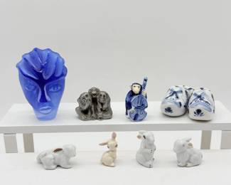 160 GlassCeramicDisplayFigurines