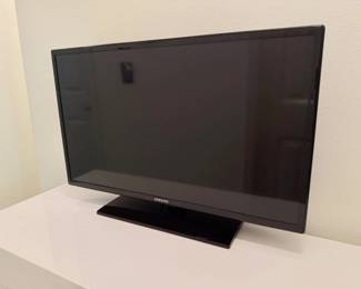 116 SamsungHDLEDTVModelUN32EH4050F