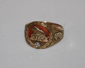 14kt gold Lion Oil Ring w/ diamond sz 10.5 7.25 grams total weight