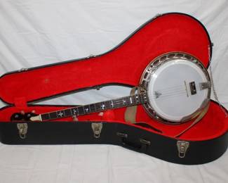 Gibson 5 string 1920's/30's Banjo w/very nice inlay and hard case included