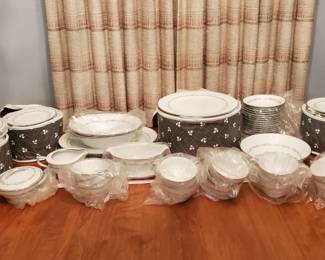 Noritake Crestmont China