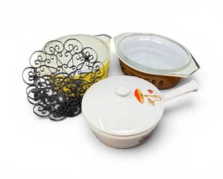 161 VintagePyrexCasserolesBavarianCoveredBowlIronTrivets
