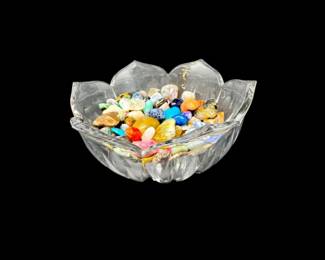 36 CrystalPetalShapedBowlwPolishedDecorativeStones