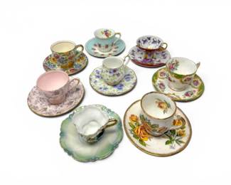 77 Collectionof8FloralBoneChinaTeacupsSaucersMixedMakers