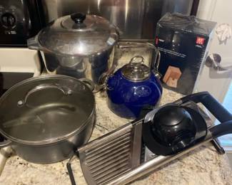 Zwilling J.A Henckels Twin Knife Block . Teakettle Vegetable Chopper