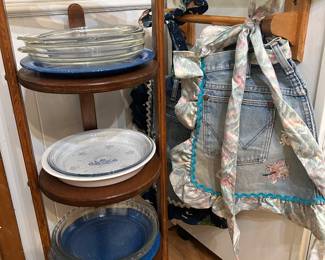 Pie rack, Wrangler Jean aprons