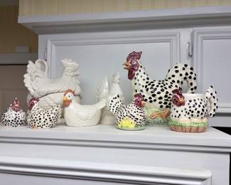 Chicken and rooster cookie jars, mugs and decor