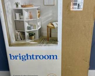 11" Corner Cube White - Brightroom