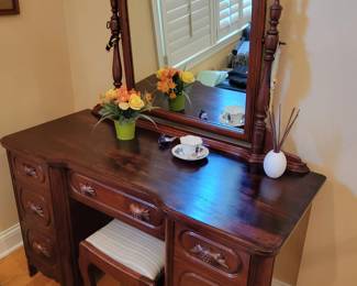 Solid Walnut Dressing Table with Mirror